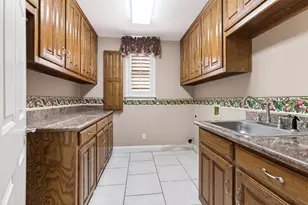 2605 Oak Point Dr, Garland, TX 75044 - Photo 11