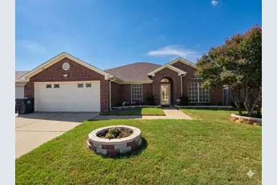 1629 Loveland Drive, Arlington, TX 76018 - Photo 1