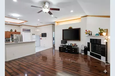 1629 Loveland Drive, Arlington, TX 76018 - Photo 5