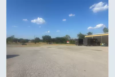 105 Factory Outlet Avenue, Mineral Wells, TX 76067 - Photo 3