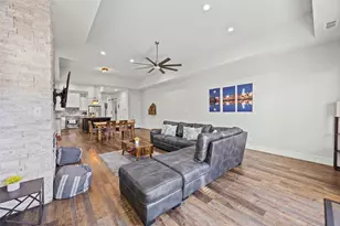 2011 N Prairie Ave, Dallas, TX 75204 - Photo 17