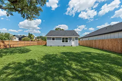 3815 Harlingen Street, Dallas, TX 75212 - Photo 35