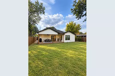 129 S Roberts Cut Off Road, Fort Worth, TX 76114 - Photo 9