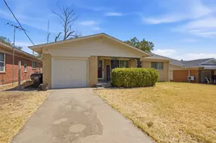 4304 Hodgkins Rd, Lake Worth, TX 76135 - Photo 1