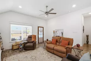 211 Clover Cir, Weatherford, TX 76086 - Photo 7