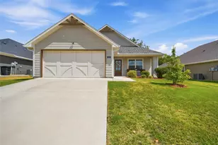 211 Clover Cir, Weatherford, TX 76086 - Photo 3
