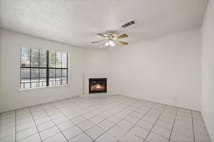 929 W Hickory St, Denton, TX 76201 - Photo 5