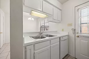 929 W Hickory St, Denton, TX 76201 - Photo 11
