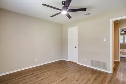 105 Lakeway Drive, Benbrook, TX 76126 - Photo 25