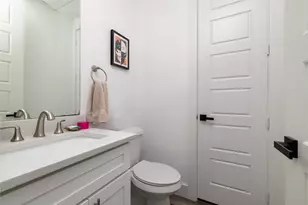 449 S Rayner St, Fort Worth, TX 76111 - Photo 11