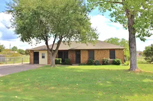 418 Bluebonnet Ln, Red Oak, TX 75154 - Photo 1