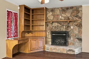 1802 Tulip Dr, Arlington, TX 76013 - Photo 17