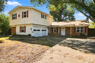 1802 Tulip Dr, Arlington, TX 76013 - Photo 1