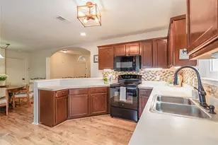 521 N Ave E, Springtown, TX 76082 - Photo 7
