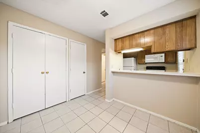 929 W Hickory Street #A15, Denton, TX 76201 - Photo 7