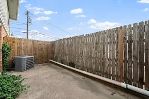 929 W Hickory St, Denton, TX 76201 - Photo 23