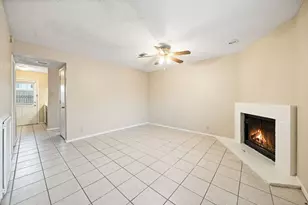 929 W Hickory St, Denton, TX 76201 - Photo 3