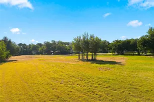 305 N Avenue Q, Clifton, TX 76634 - Photo 1