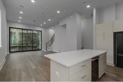 381 E Greenbriar Lane #1005, Dallas, TX 75203 - Photo 13