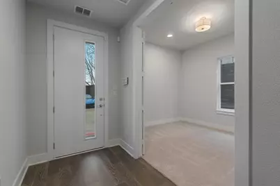 381 E Greenbriar Lane #1005, Dallas, TX 75203 - Photo 3