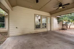910 English St, Irving, TX 75061 - Photo 17