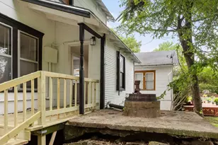 1025 W Walker St, Denison, TX 75020 - Photo 5