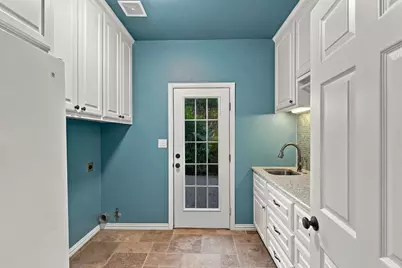 303 Highland Court, Double Oak, TX 75077 - Photo 17