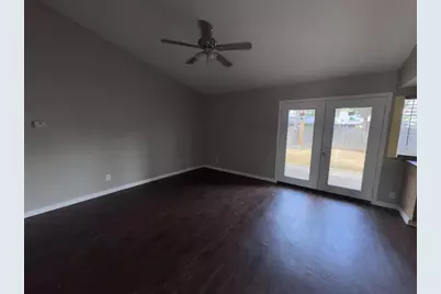 1610 Kingston Drive, Grand Prairie, TX 75051 - Photo 9