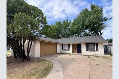 1610 Kingston Drive, Grand Prairie, TX 75051 - Photo 1