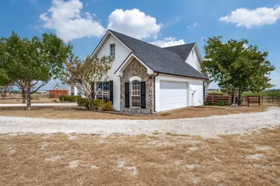 1690 Lawlis Lane, Sanger, TX 76266 - Photo 3