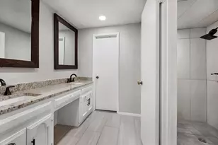 2001 San Jacinto Dr, Arlington, TX 76012 - Photo 15