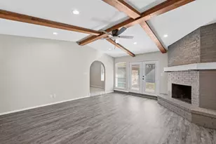 2001 San Jacinto Dr, Arlington, TX 76012 - Photo 5