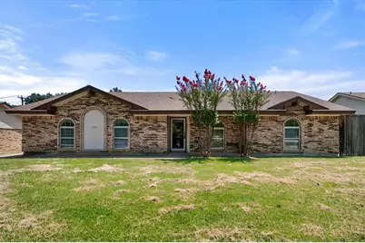2001 San Jacinto Drive, Arlington, TX 76012 - Photo 1