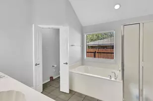 1506 Park Grove Dr, Irving, TX 75060 - Photo 25