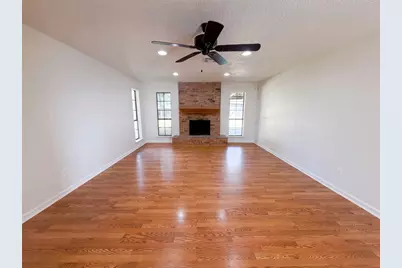 203 Frost Creek Avenue, Groesbeck, TX 76642 - Photo 3