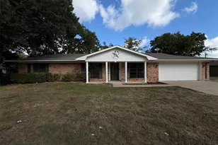 203 Frost Creek Ave, Groesbeck, TX 76642 - Photo 1