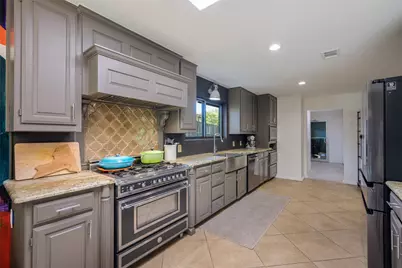 301 Lakeland Drive, Highland Village, TX 75077 - Photo 9