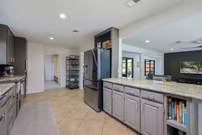 301 Lakeland Drive, Highland Village, TX 75077 - Photo 7
