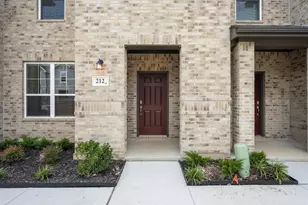 261 Territory Trl, Fort Worth, TX 76120 - Photo 3