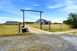 1015 Louise Ln, Weatherford, TX 76087 - Photo 37