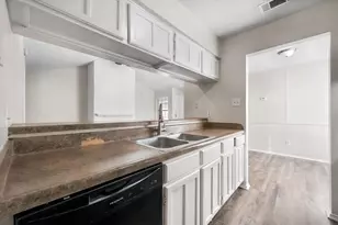 708 Woodland Ct, Kennedale, TX 76060 - Photo 13