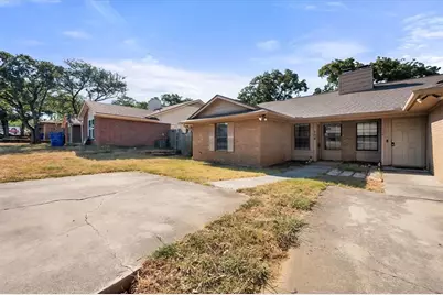 706 Woodland Court, Kennedale, TX 76060 - Photo 5