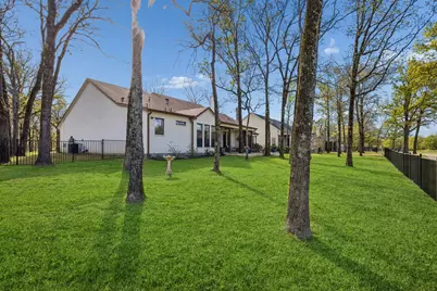 207 Colonial Drive, Mabank, TX 75156 - Photo 37