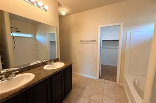 1137 Colchester Ct, Fort Worth, TX 76134 - Photo 9