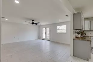 3831 Black Oak Dr, Dallas, TX 75241 - Photo 13