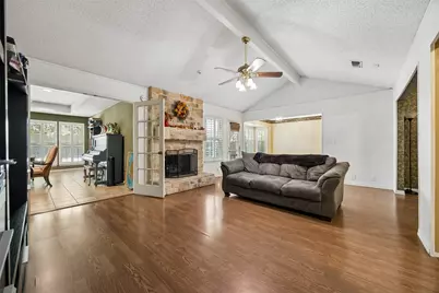 5729 Sage Bloom Drive, Arlington, TX 76017 - Photo 3