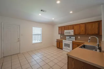 536 Goldstone Lane, Fort Worth, TX 76131 - Photo 7