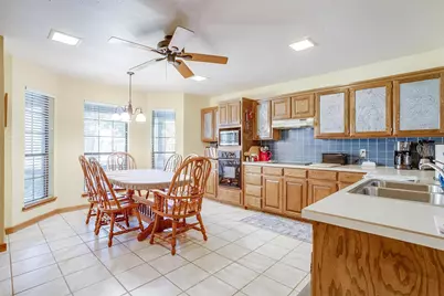 8621 Ravenswood Road, Granbury, TX 76049 - Photo 19
