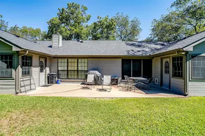 8621 Ravenswood Road, Granbury, TX 76049 - Photo 7