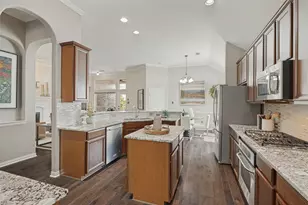 10796 Astoria Dr, Frisco, TX 75035 - Photo 9
